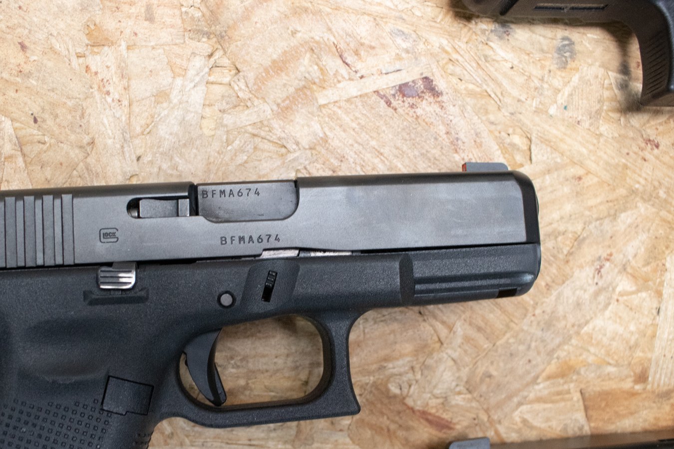 GLOCK 19Gen5 9mm Police Trade-In Pistols with Night Sights (Good Condition)